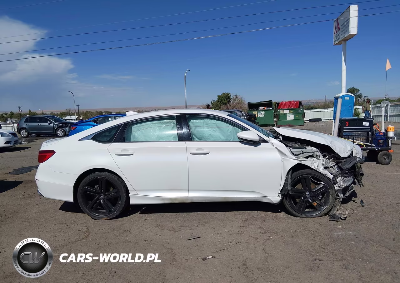 2018 Honda Accord Sport VIN:1HGCV1F32JA251136 - 14