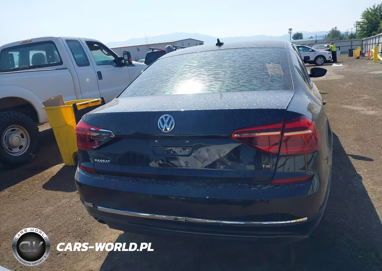 2019 Volkswagen Passat 2.0T Wolfsburg Edition VIN:1VWLA7A37KC004718 - 17