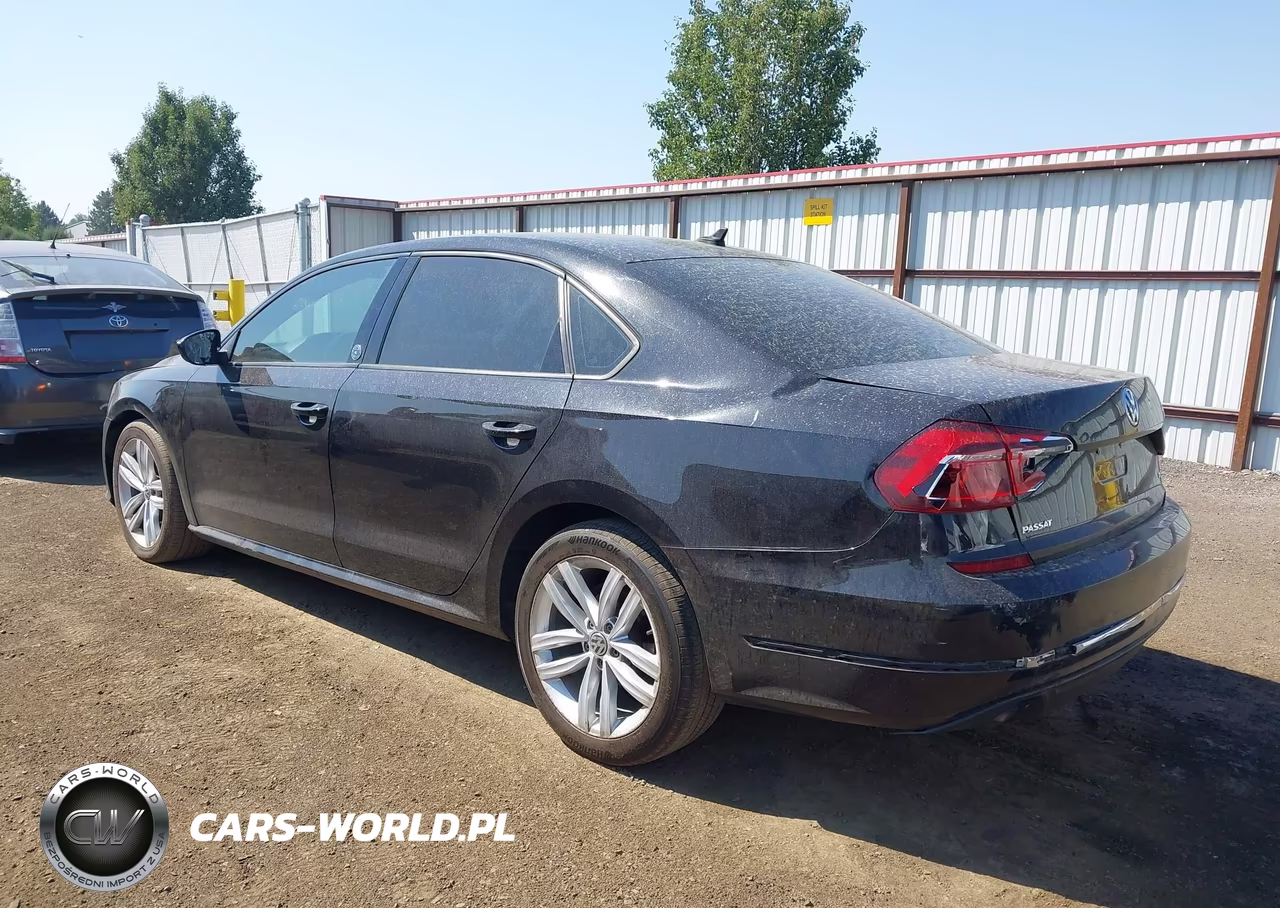 2019 Volkswagen Passat 2.0T Wolfsburg Edition VIN:1VWLA7A37KC004718 - 3