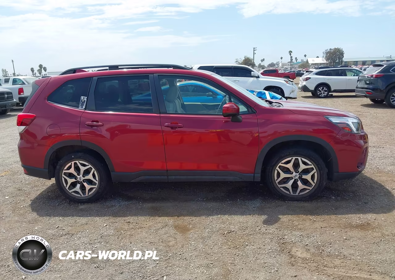 2020 Subaru Forester Premium VIN:JF2SKAGC8LH584812 - 13
