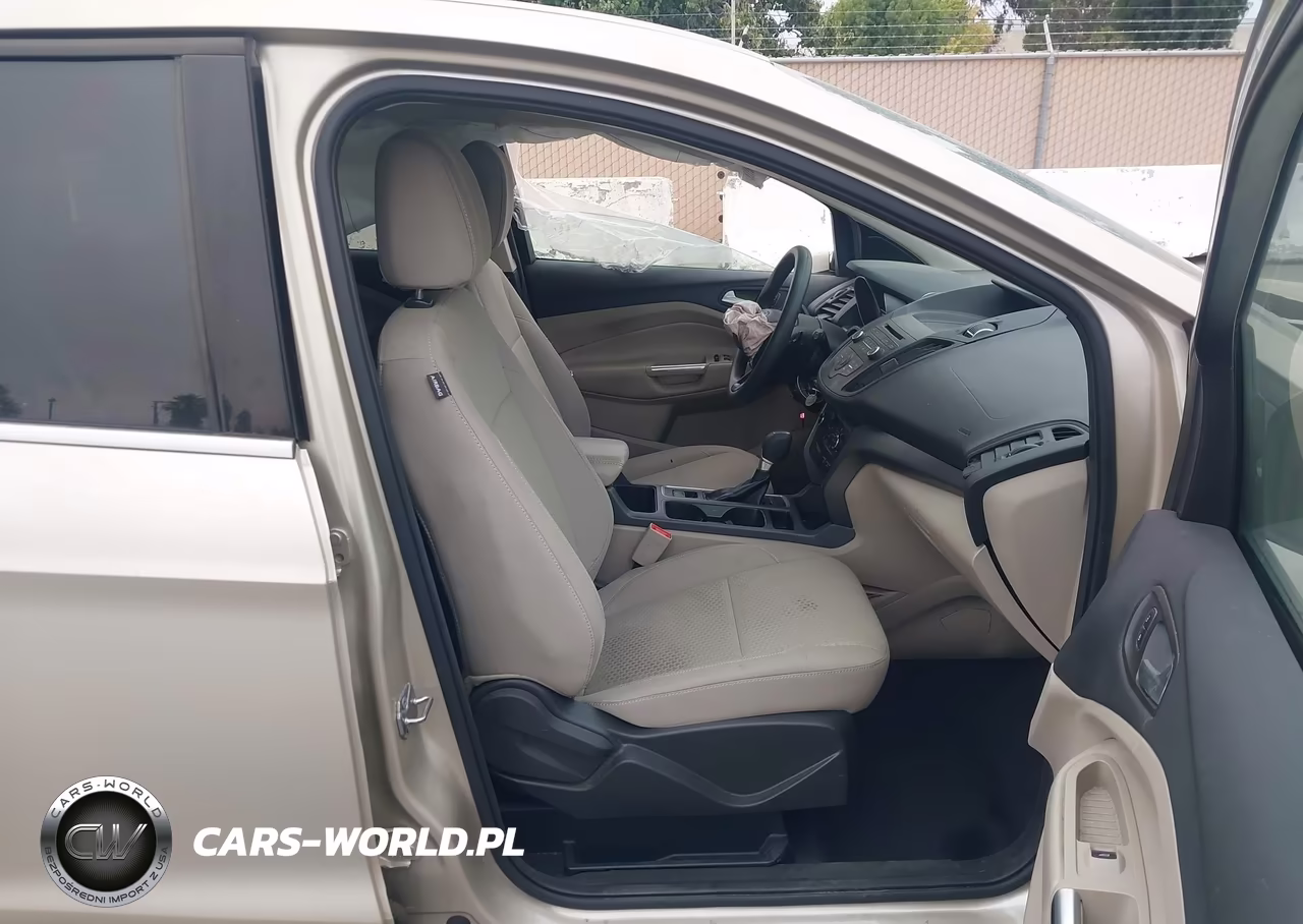 2017 Ford Escape Se VIN:1FMCU0GDXHUC27061 - 5