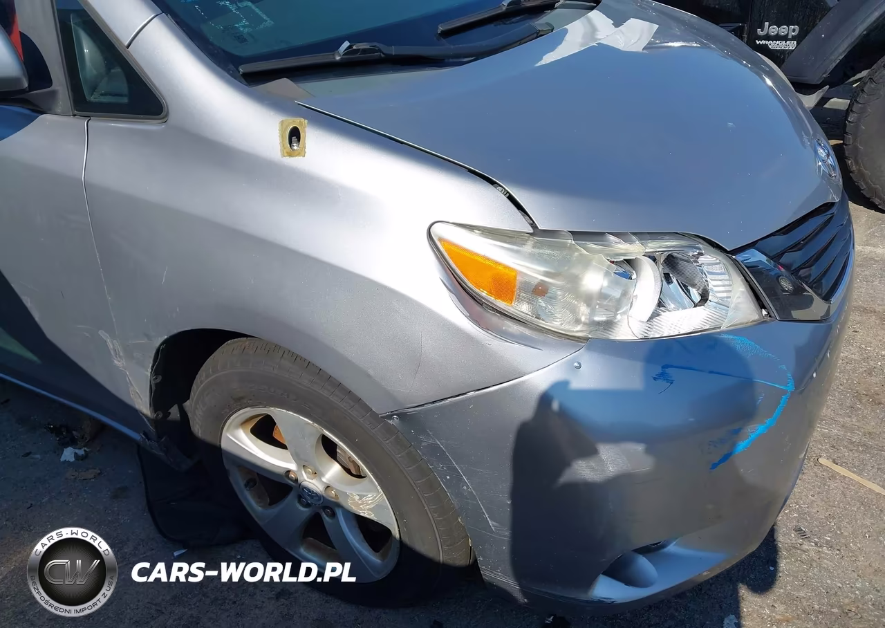 2011 Toyota Sienna Le V6 VIN:5TDKK3DC2BS036779 - 14