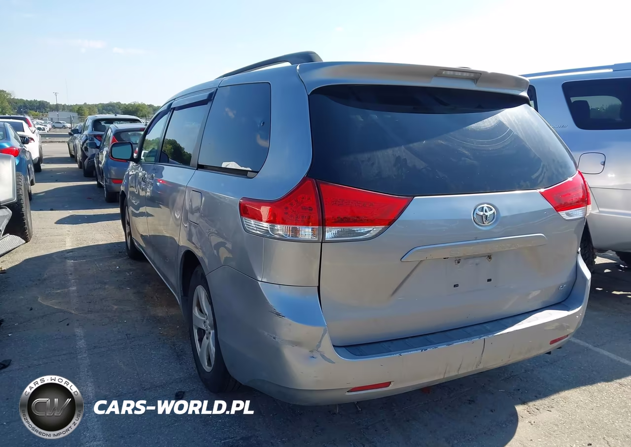 2011 Toyota Sienna Le V6 VIN:5TDKK3DC2BS036779 - 3