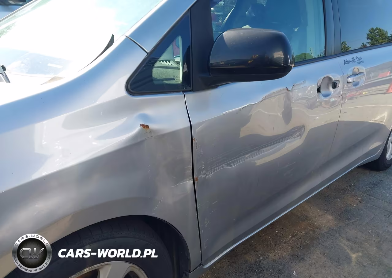 2011 Toyota Sienna Le V6 VIN:5TDKK3DC2BS036779 - 6