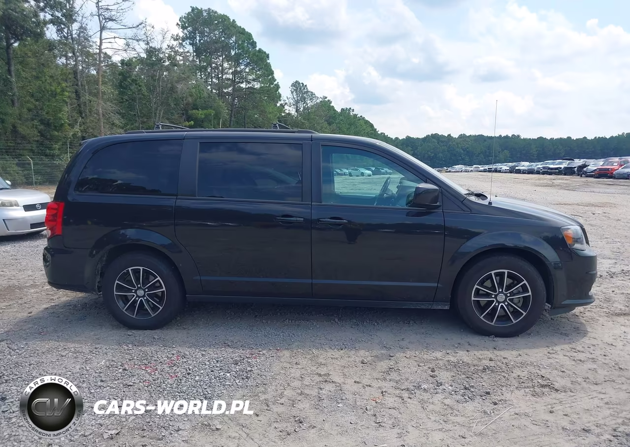 2018 Dodge Grand Caravan Gt VIN:2C4RDGEG3JR283608 - 13