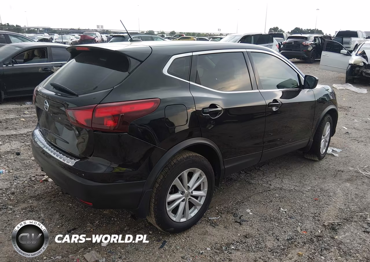 2018 Nissan Rogue Sport S VIN:JN1BJ1CP8JW180513 - 4