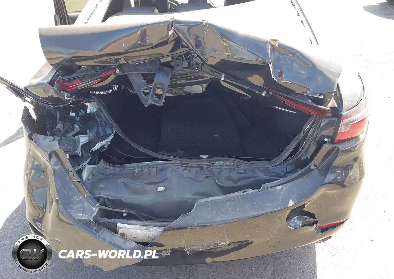 2018 Mazda Mazda6 Touring VIN:JM1GL1VM6J1307725 - 6