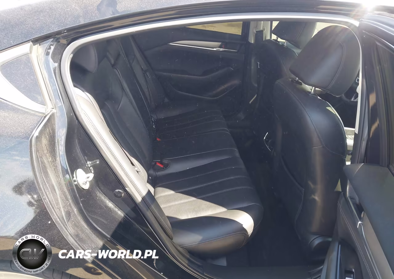 2018 Mazda Mazda6 Touring VIN:JM1GL1VM6J1307725 - 8
