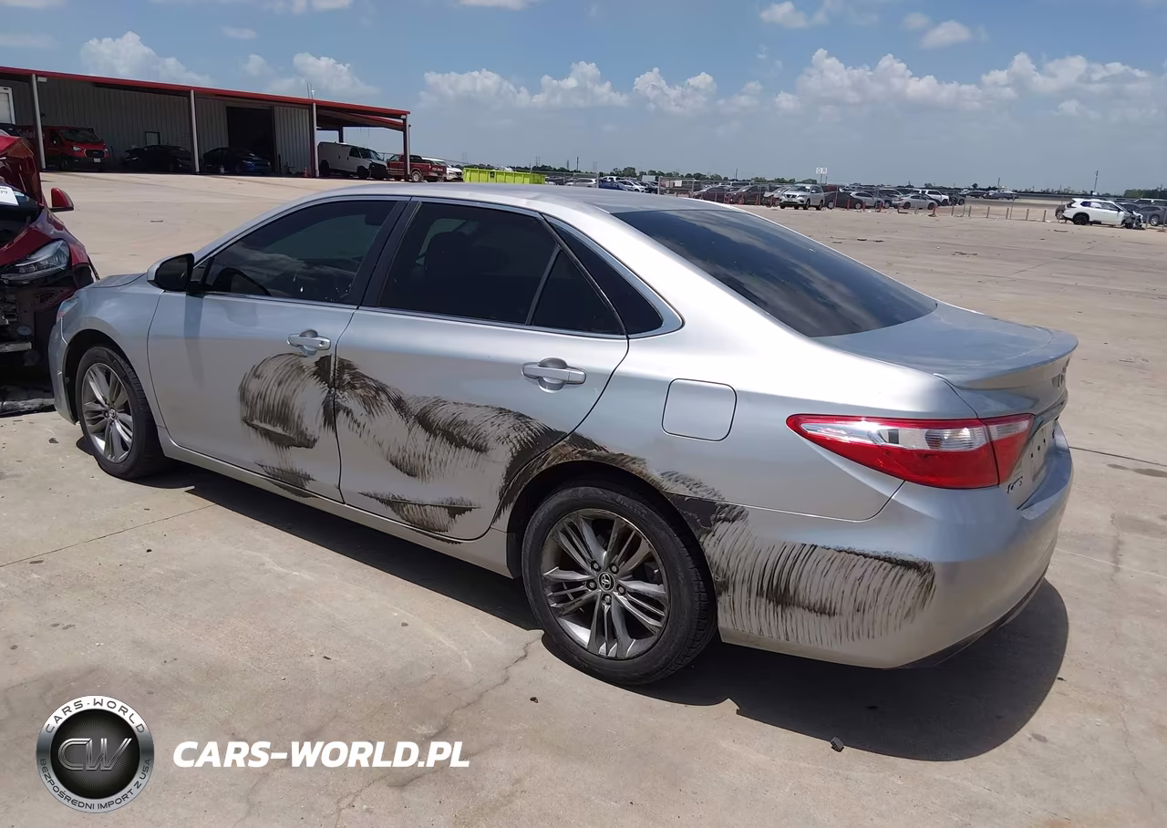 2016 Toyota Camry Se VIN:4T1BF1FK3GU552421 - 3