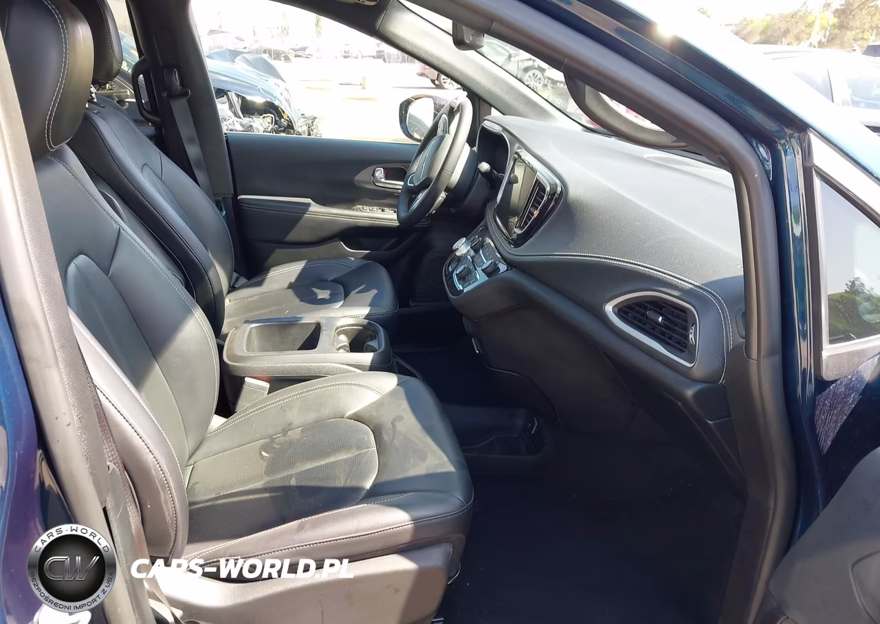 2025 Chrysler Pacifica Select VIN:2C4RC1BG4SR560420 - 5