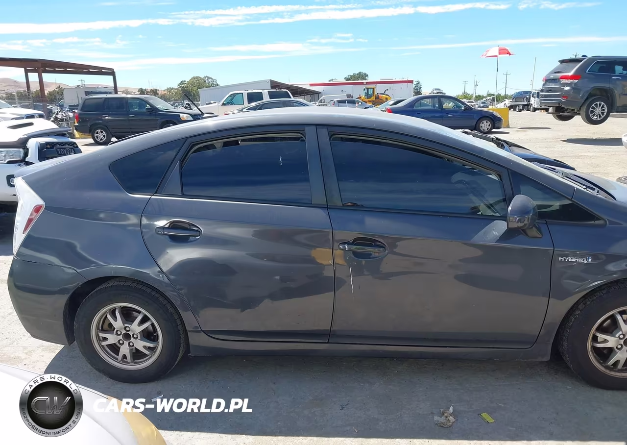 2011 Toyota Prius Two VIN:JTDKN3DU4B1476905 - 13