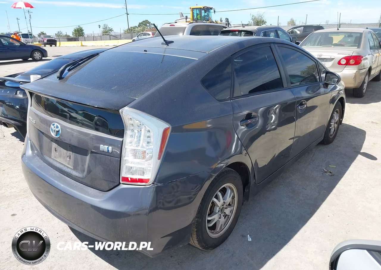 2011 Toyota Prius Two VIN:JTDKN3DU4B1476905 - 4