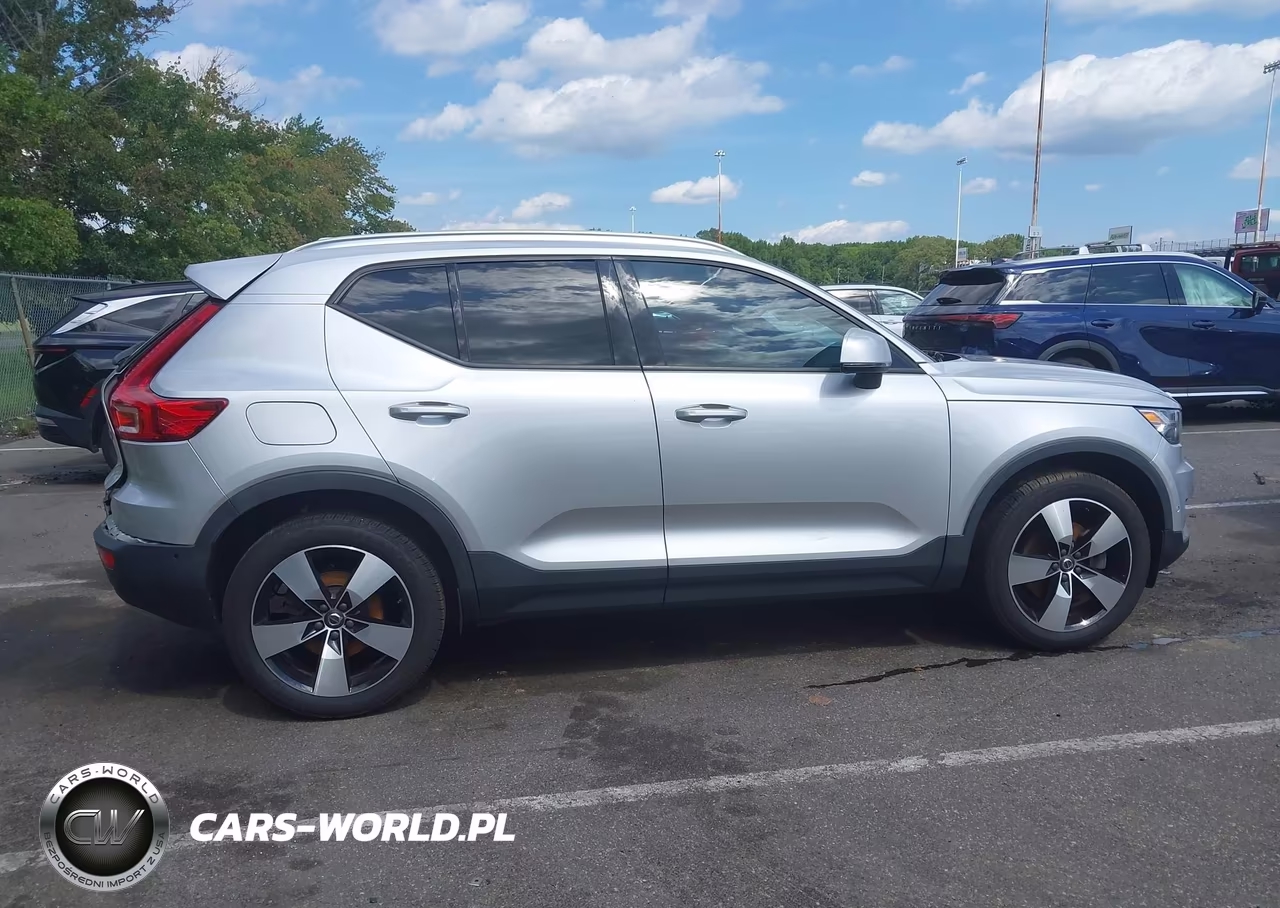 2019 Volvo Xc40 T5 Momentum-T5 R-Design VIN:YV4162XZ8K2006183 - 12