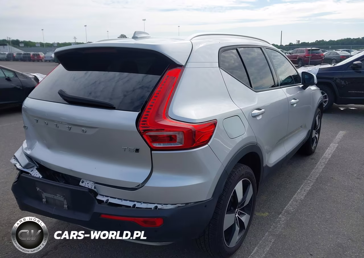 2019 Volvo Xc40 T5 Momentum-T5 R-Design VIN:YV4162XZ8K2006183 - 17