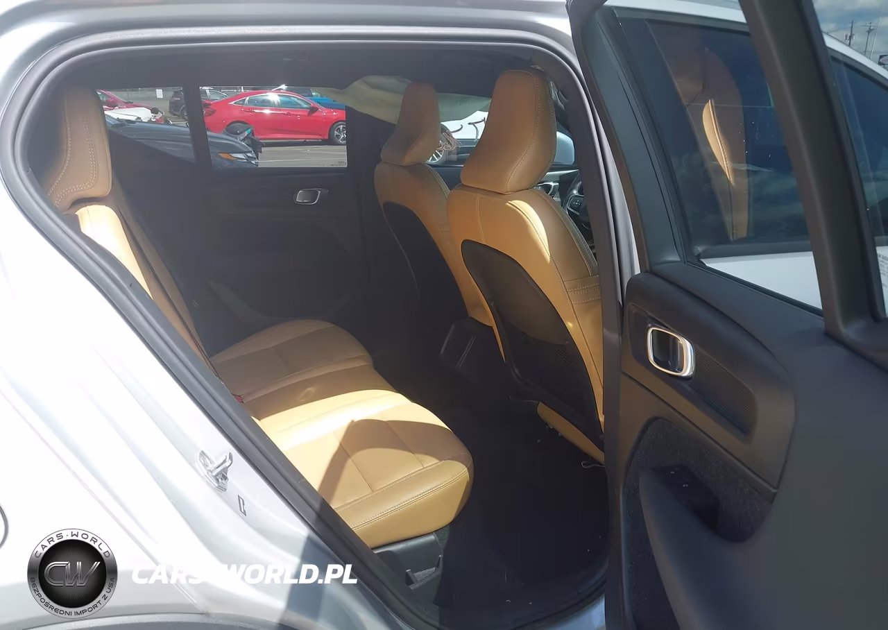 2019 Volvo Xc40 T5 Momentum-T5 R-Design VIN:YV4162XZ8K2006183 - 8