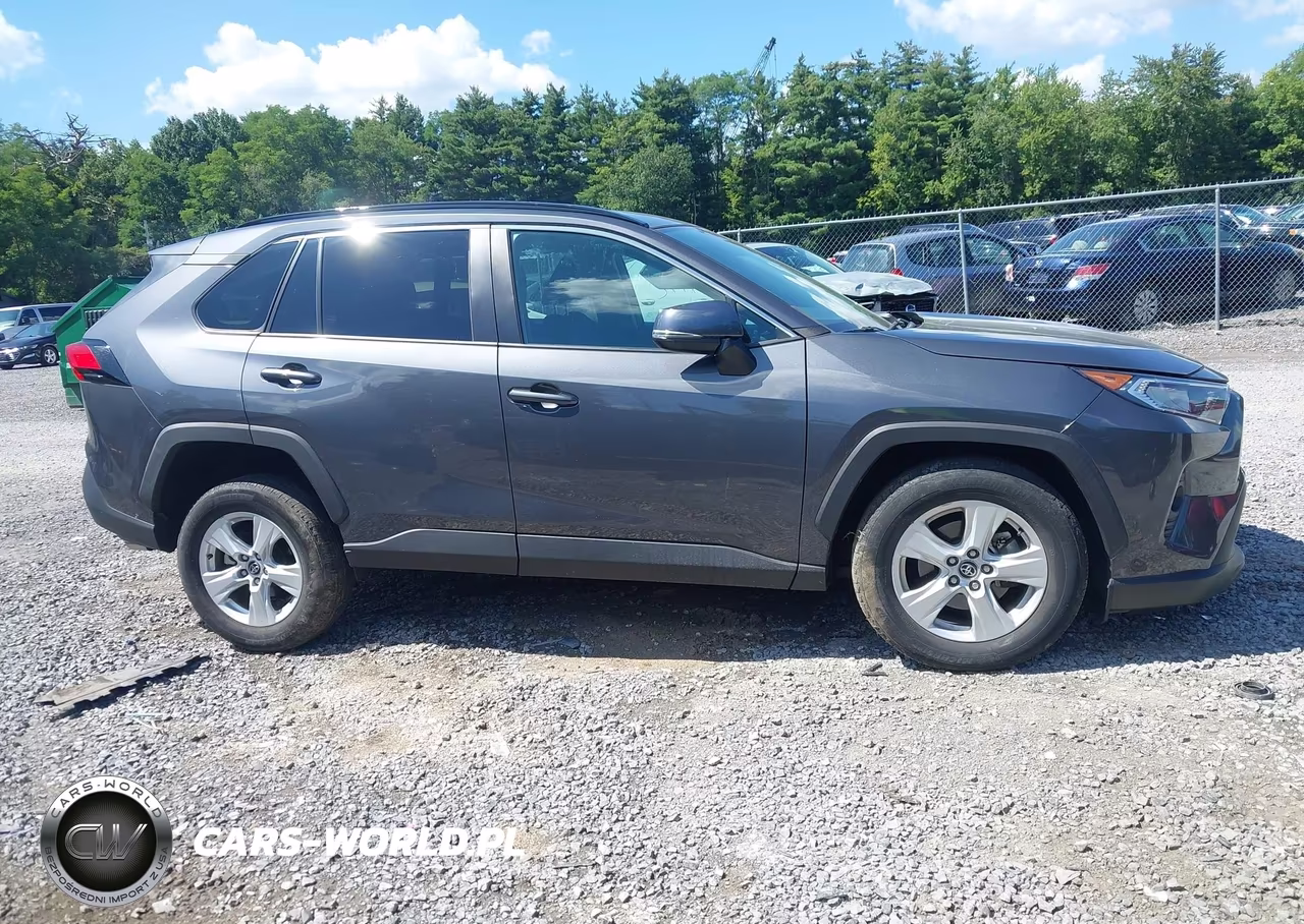 2021 Toyota Rav4 Xle VIN:2T3P1RFV0MW153644 - 13