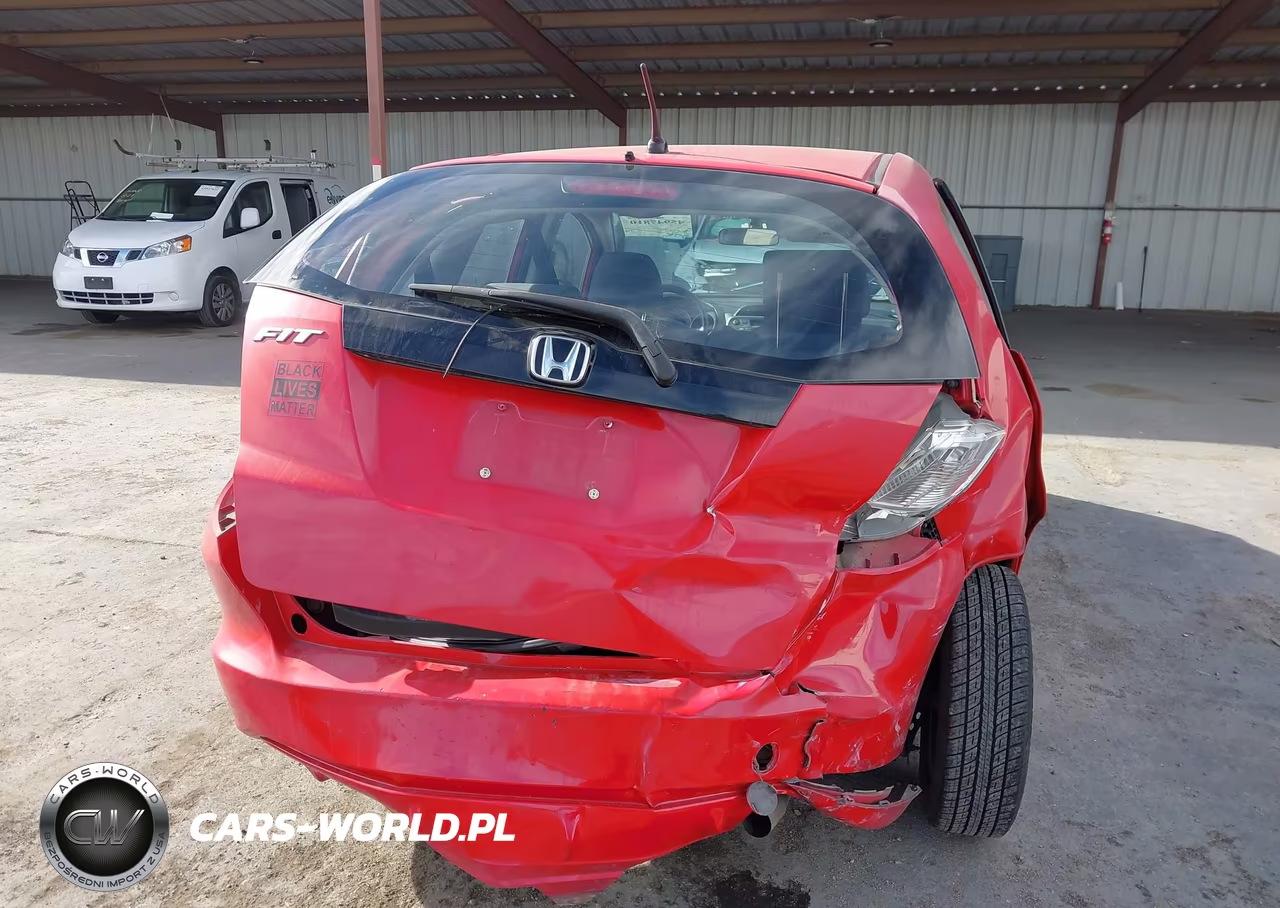 2013 Honda Fit VIN:JHMGE8H30DC066547 - 12