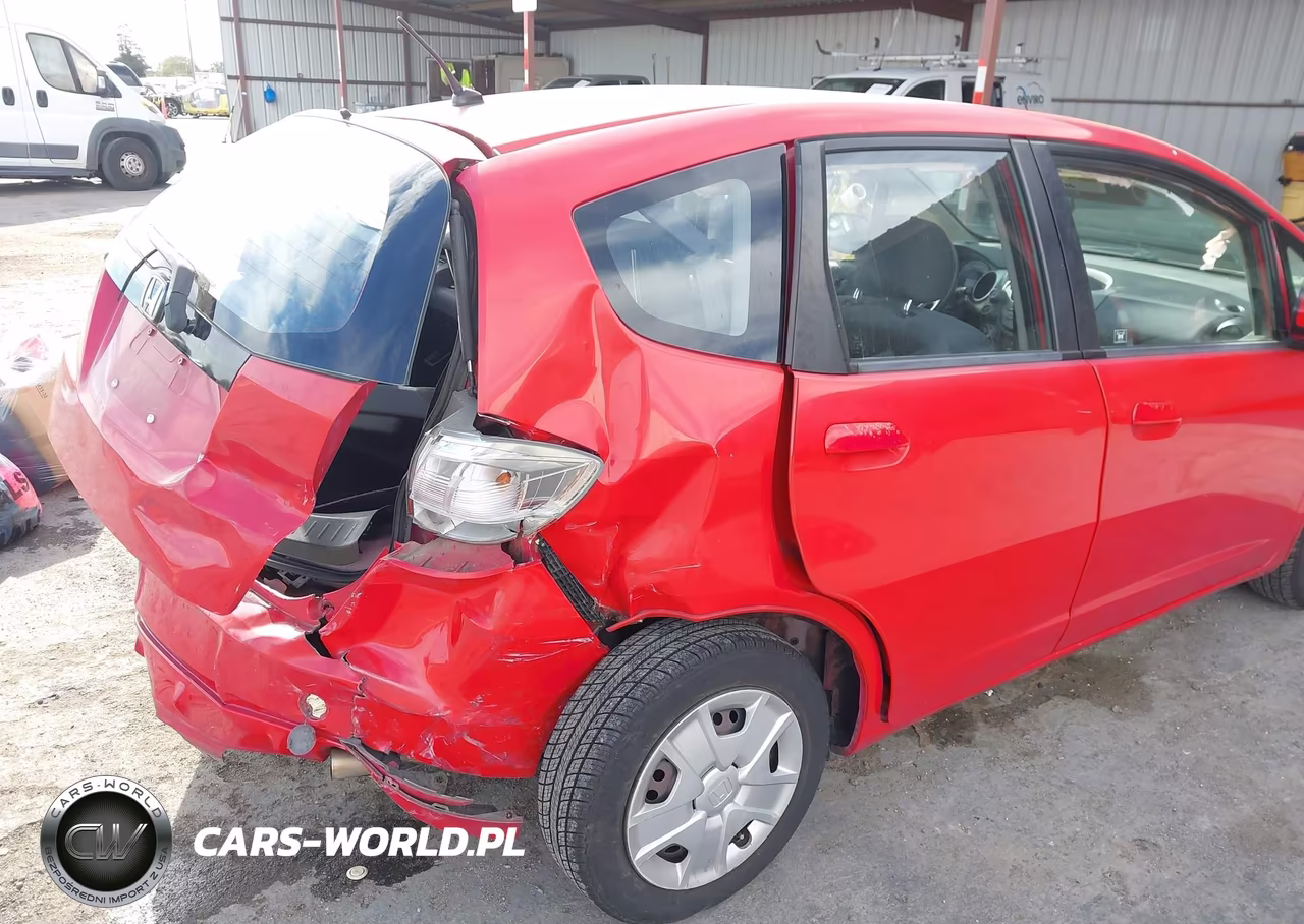 2013 Honda Fit VIN:JHMGE8H30DC066547 - 13