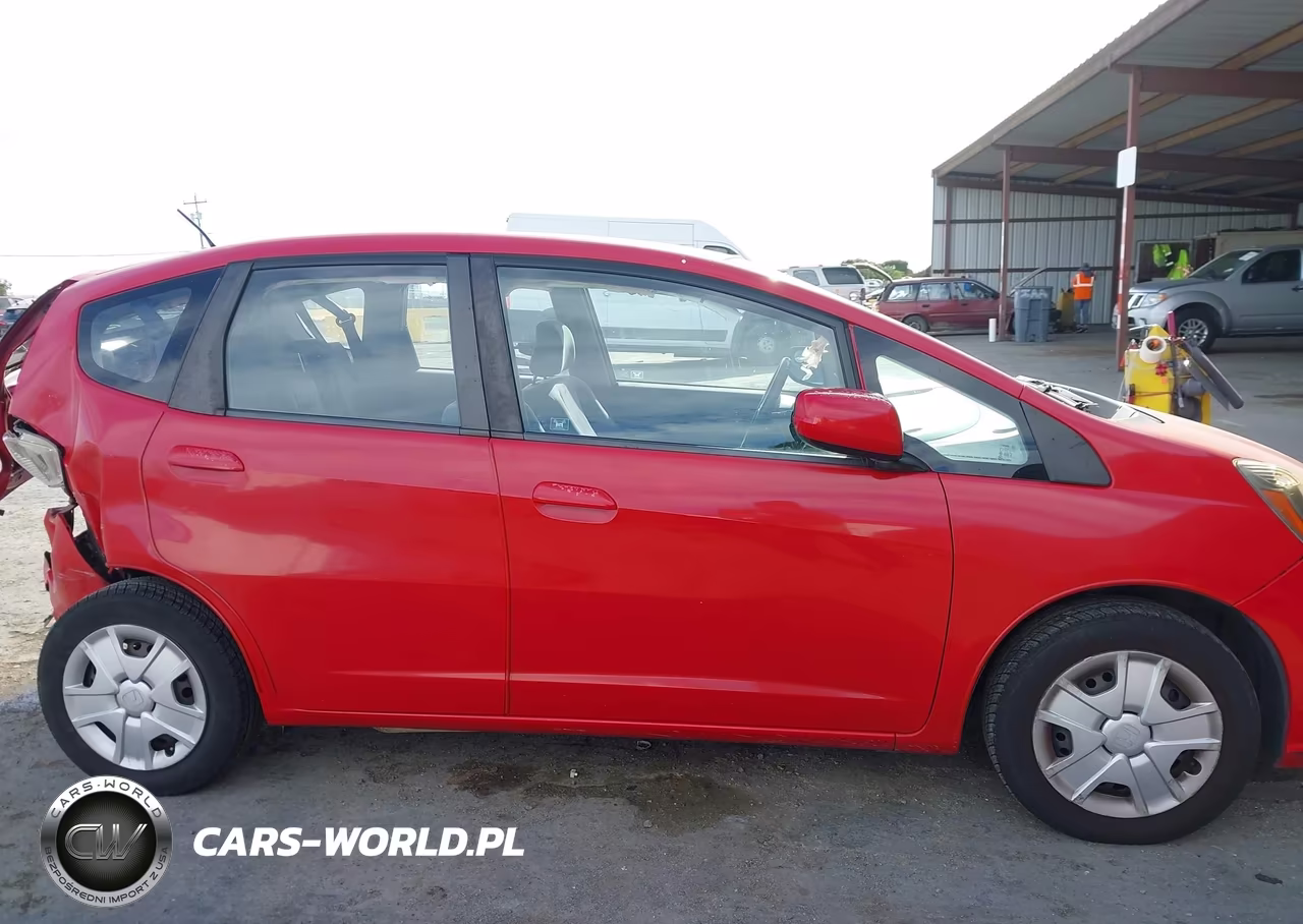 2013 Honda Fit VIN:JHMGE8H30DC066547 - 16