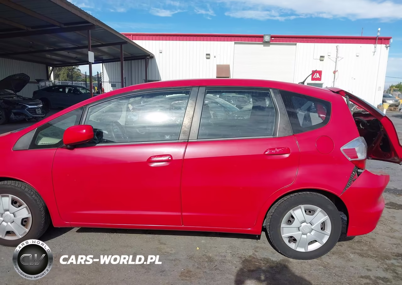 2013 Honda Fit VIN:JHMGE8H30DC066547 - 17