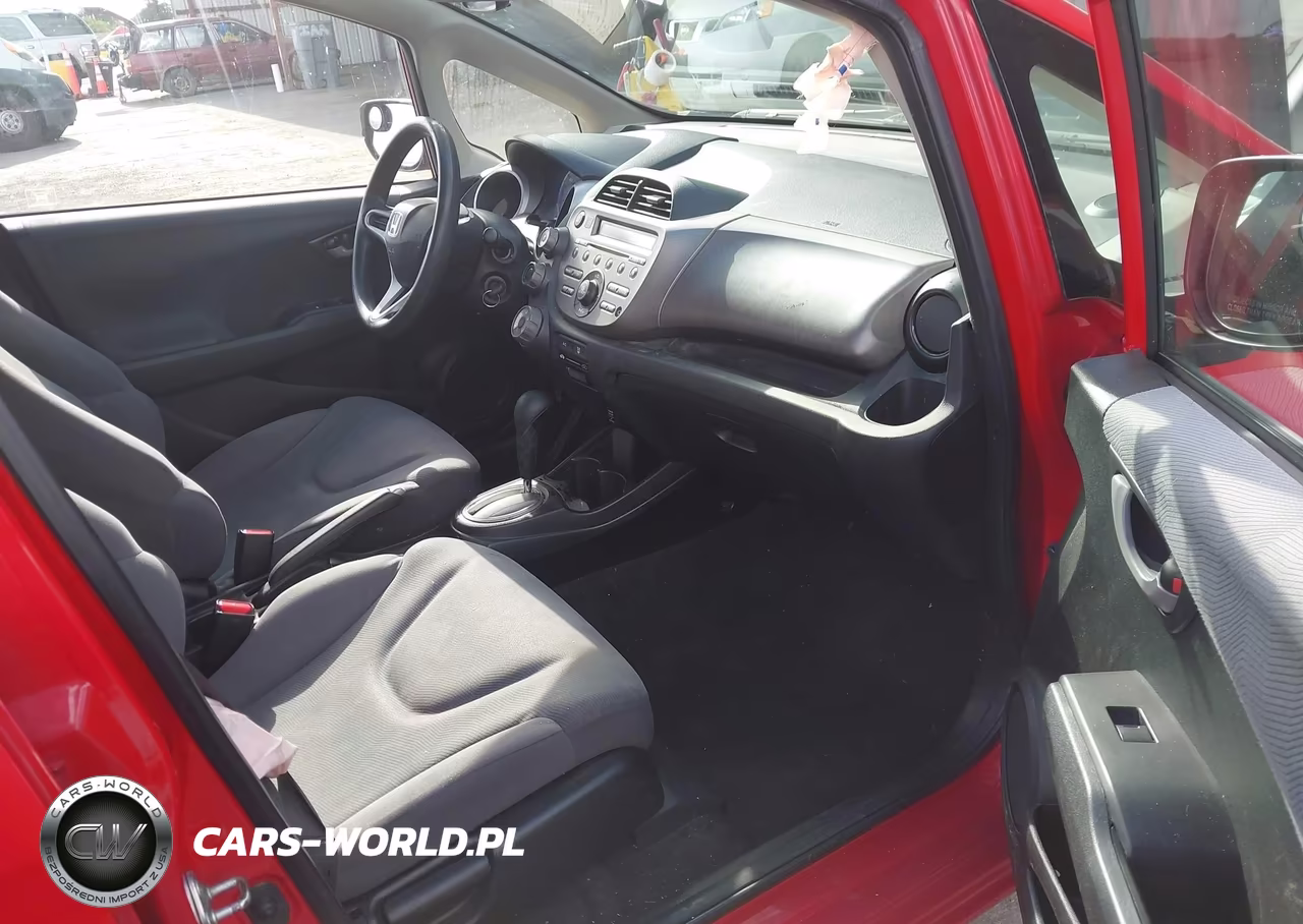 2013 Honda Fit VIN:JHMGE8H30DC066547 - 5