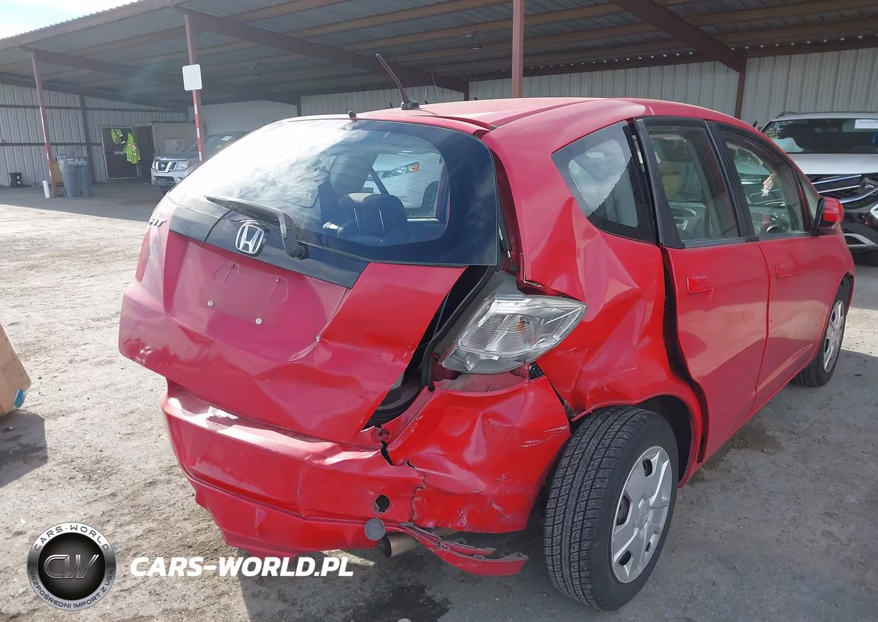 2013 Honda Fit VIN:JHMGE8H30DC066547 - 6