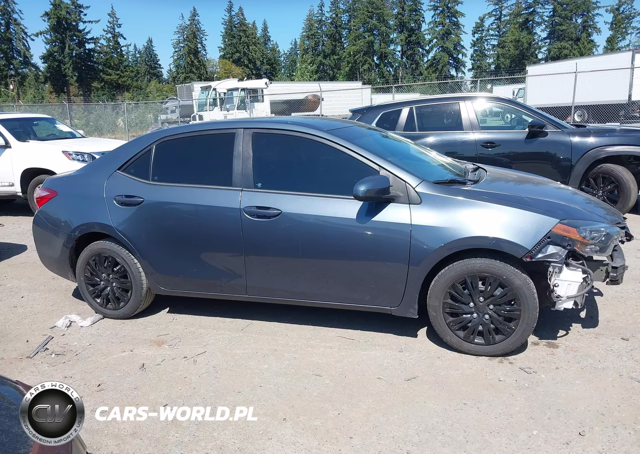2017 Toyota Corolla Le VIN:5YFBURHE6HP656142 - 14