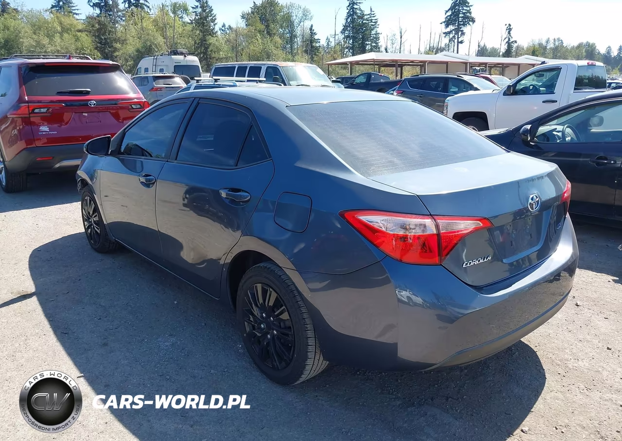 2017 Toyota Corolla Le VIN:5YFBURHE6HP656142 - 3