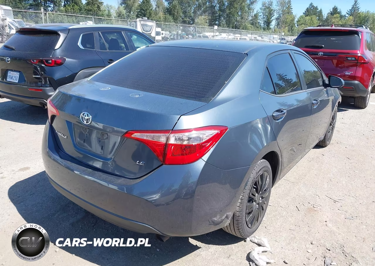 2017 Toyota Corolla Le VIN:5YFBURHE6HP656142 - 4