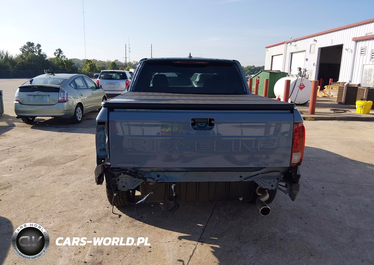 2025 Honda Ridgeline Sport VIN:5FPYK3F14SB009875 - 17