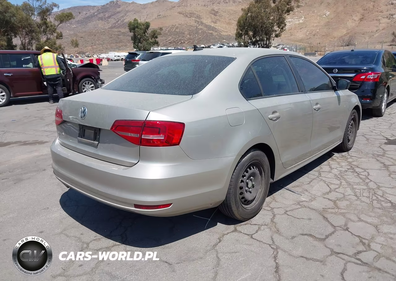 2015 Volkswagen Jetta 2.0L S VIN:3VW2K7AJ2FM272023 - 4