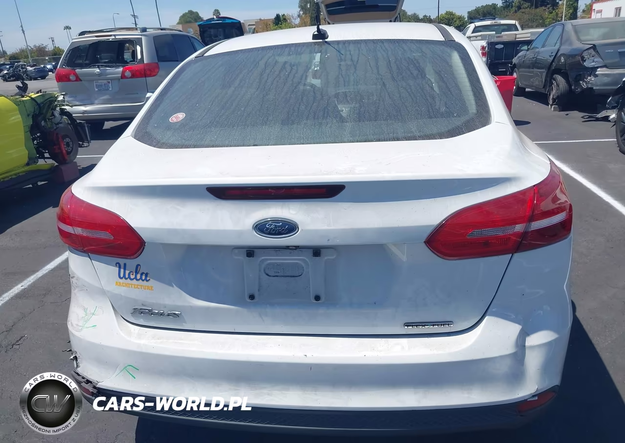 2015 Ford Focus S VIN:1FADP3E21FL368399 - 17