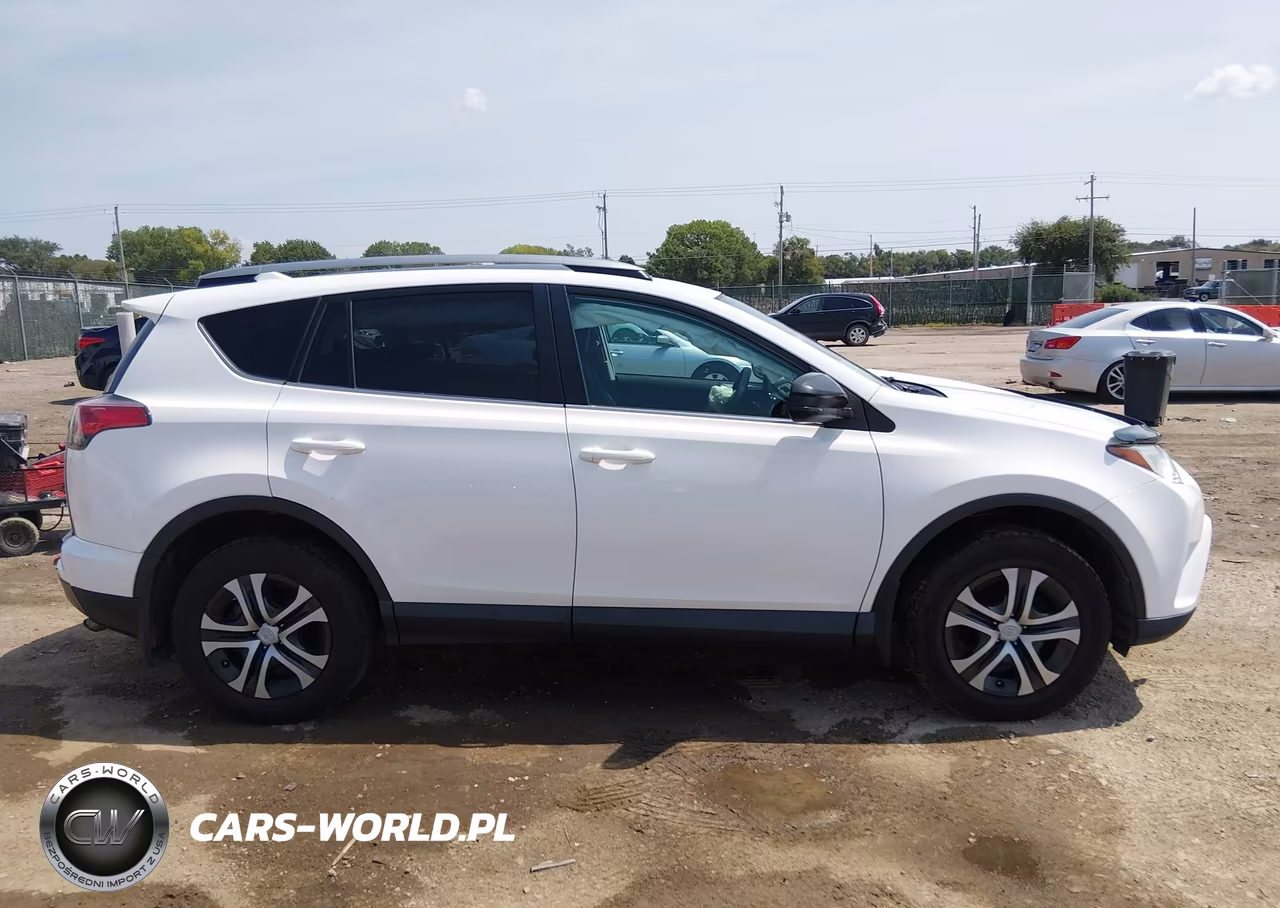 2018 Toyota Rav4 Le VIN:2T3BFREV8JW769651 - 13