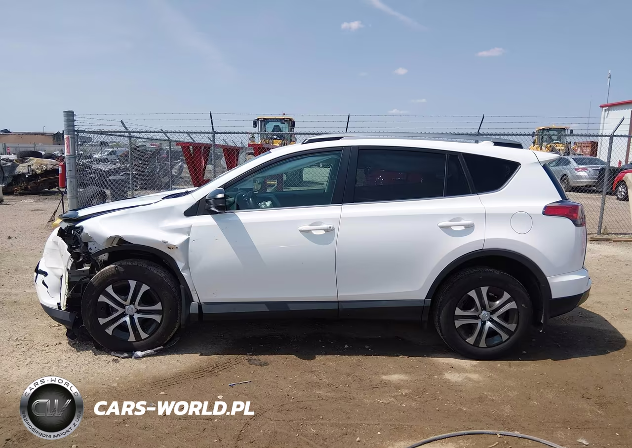 2018 Toyota Rav4 Le VIN:2T3BFREV8JW769651 - 14