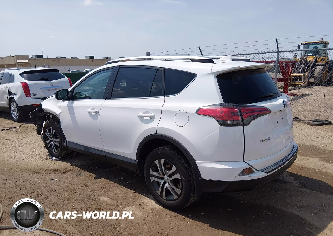 2018 Toyota Rav4 Le VIN:2T3BFREV8JW769651 - 3