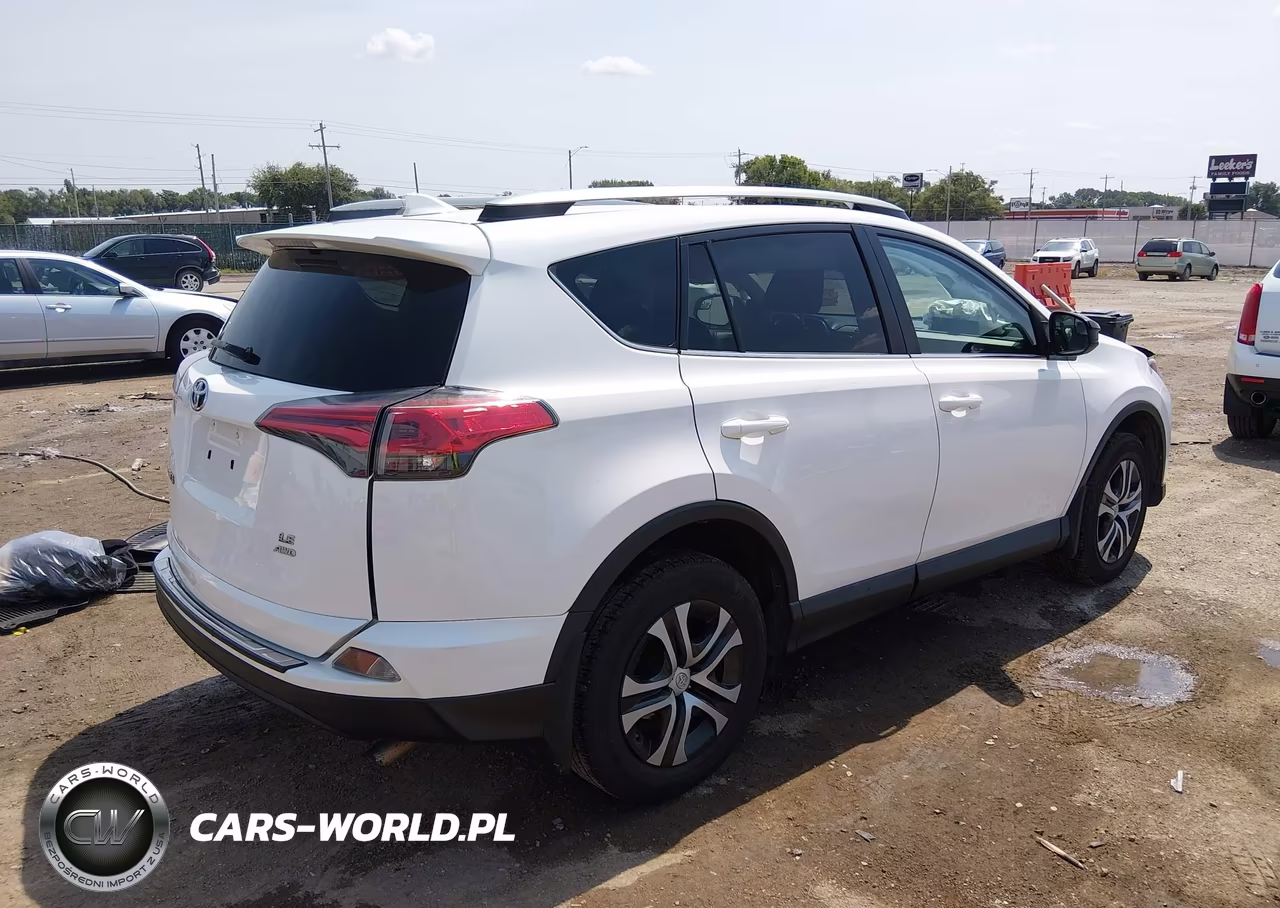 2018 Toyota Rav4 Le VIN:2T3BFREV8JW769651 - 4