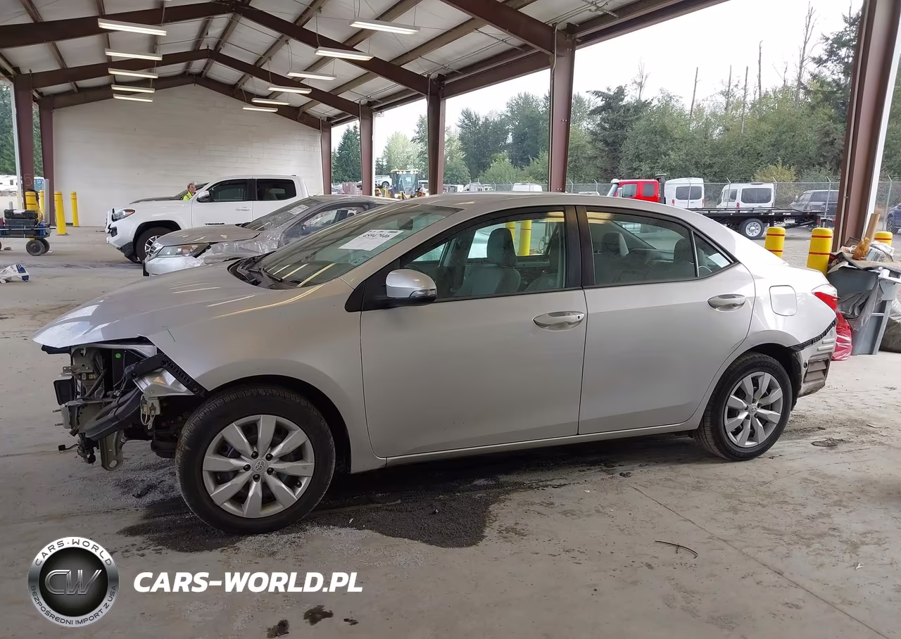 2015 Toyota Corolla Le VIN:5YFBURHE7FP230246 - 14