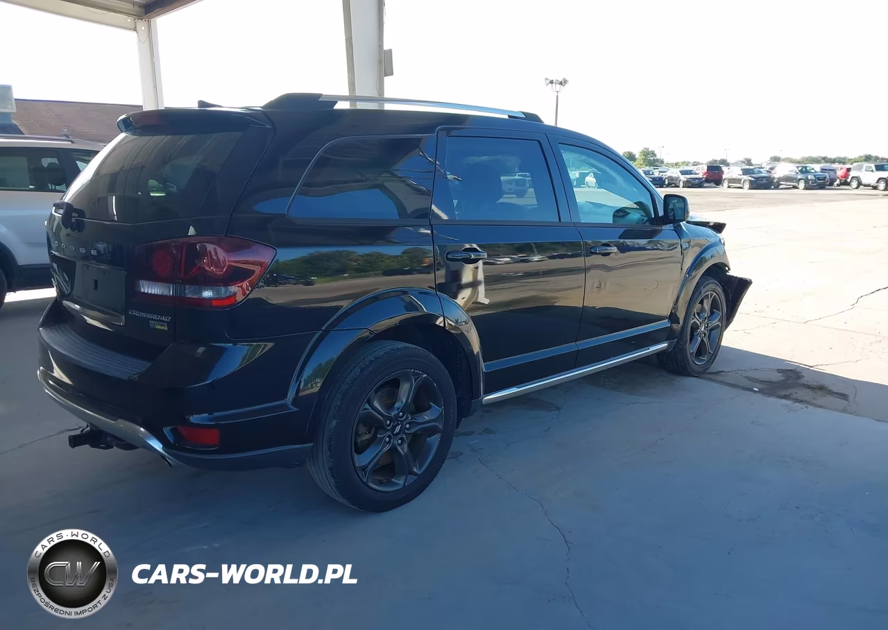 2019 Dodge Journey Crossroad VIN:3C4PDCGG4KT838447 - 4