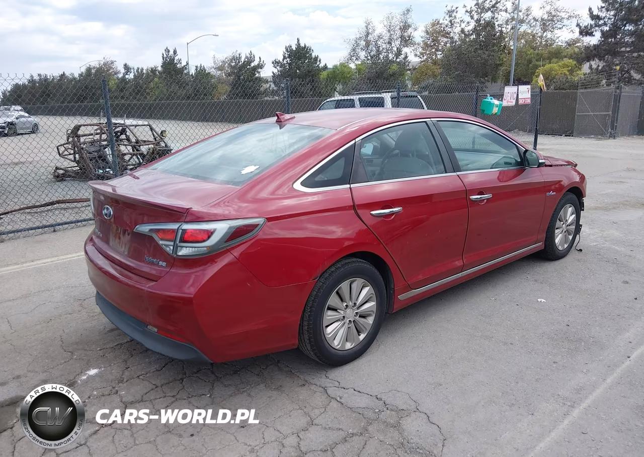 2016 Hyundai Sonata Hybrid Se VIN:KMHE24L11GA027820 - 4