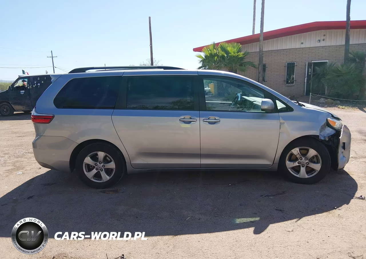 2017 Toyota Sienna Le 8 Passenger VIN:5TDKZ3DC3HS816715 - 13