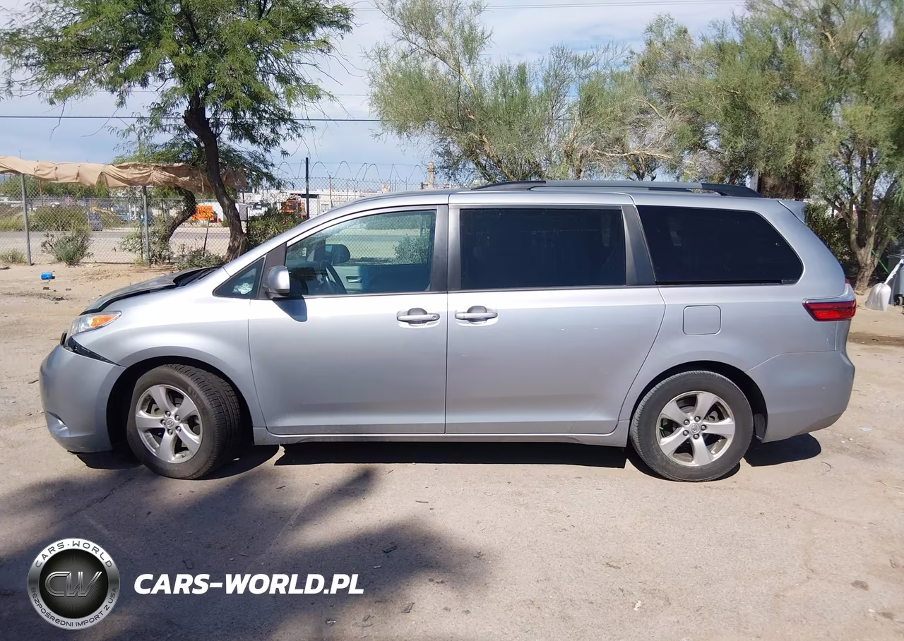 2017 Toyota Sienna Le 8 Passenger VIN:5TDKZ3DC3HS816715 - 14
