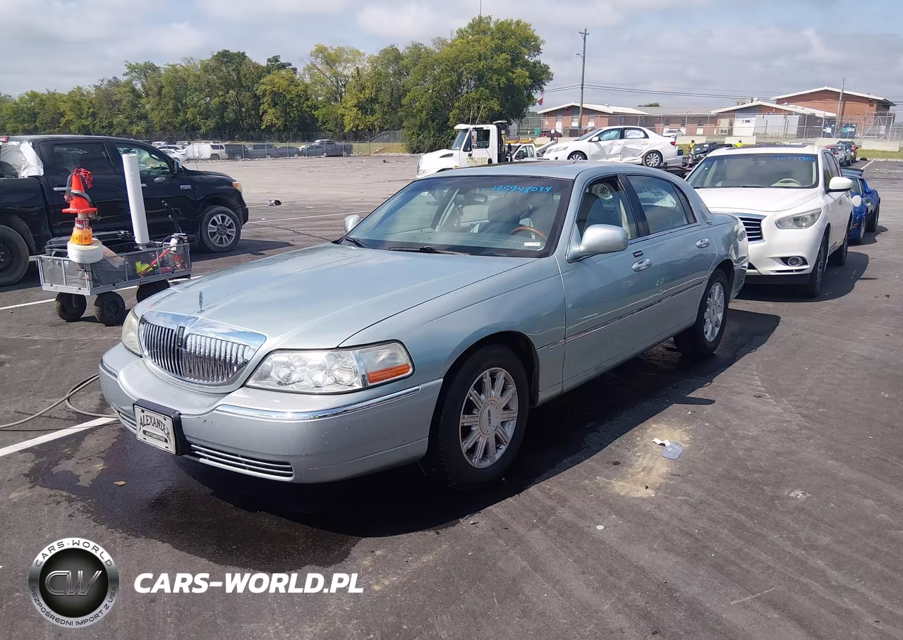 2007 Lincoln Town Car VIN:1LNHM82V07Y624340 - 2