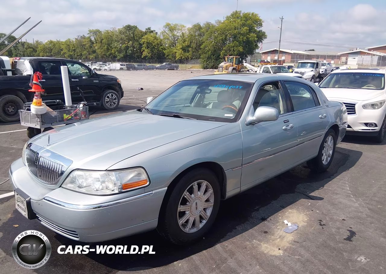 2007 Lincoln Town Car VIN:1LNHM82V07Y624340 - 6