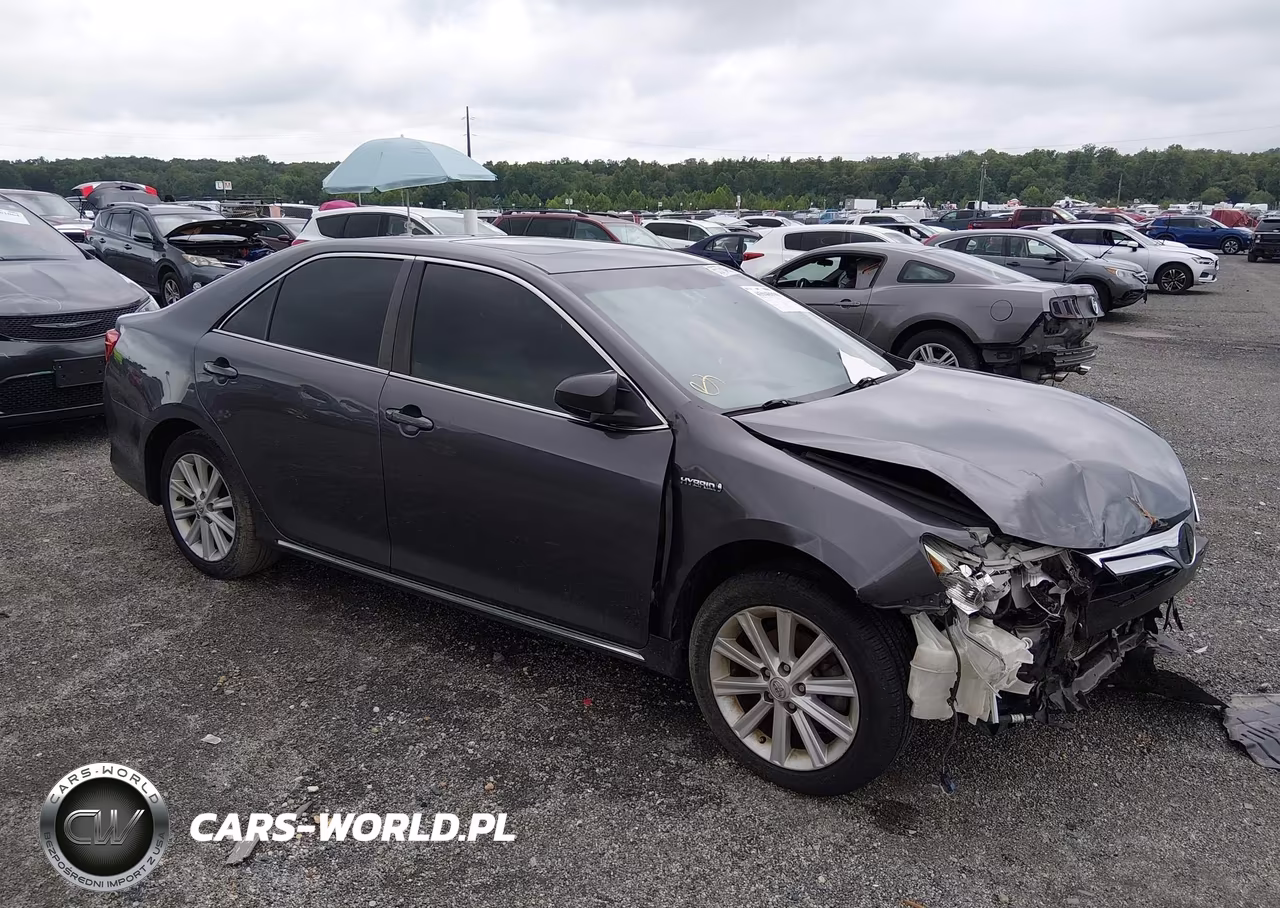 2014 Toyota Camry Hybrid Xle