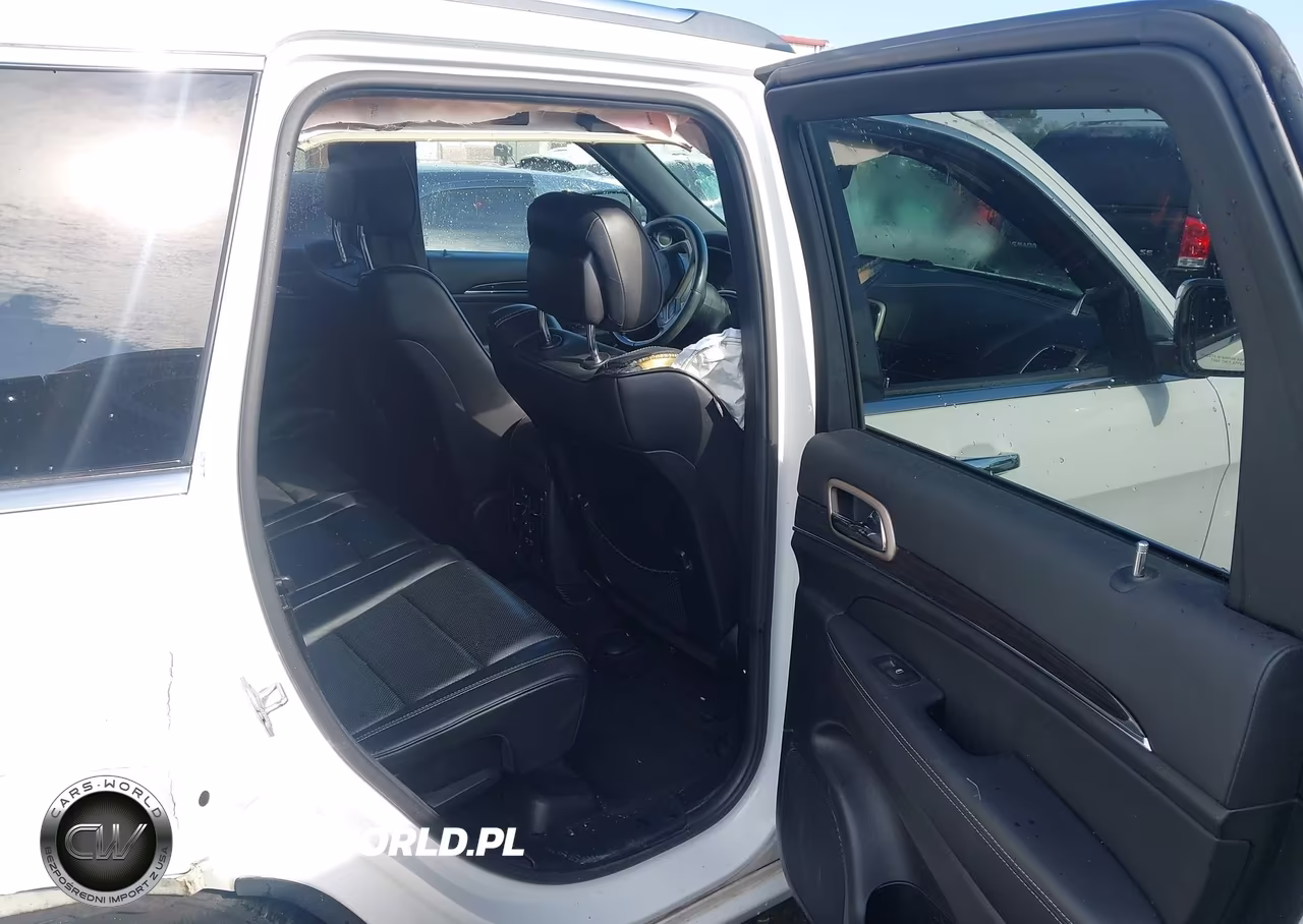 2015 Jeep Grand Cherokee Overland VIN:1C4RJFCG8FC665221 - 8