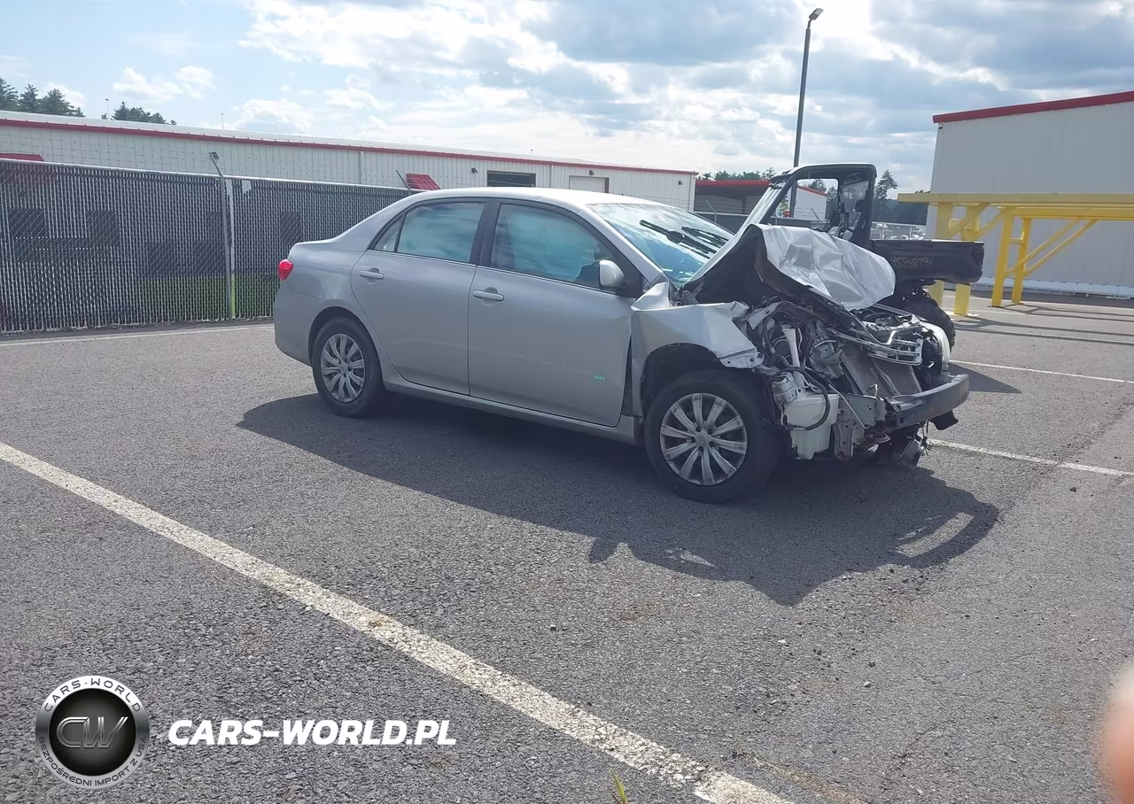 2013 Toyota Corolla Le – zdjęcie 1 z 15