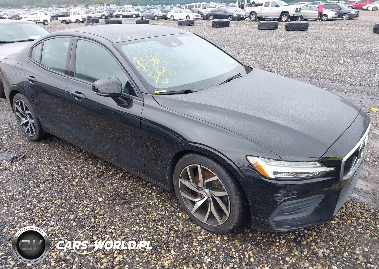 2020 Volvo S60 T5 Momentum