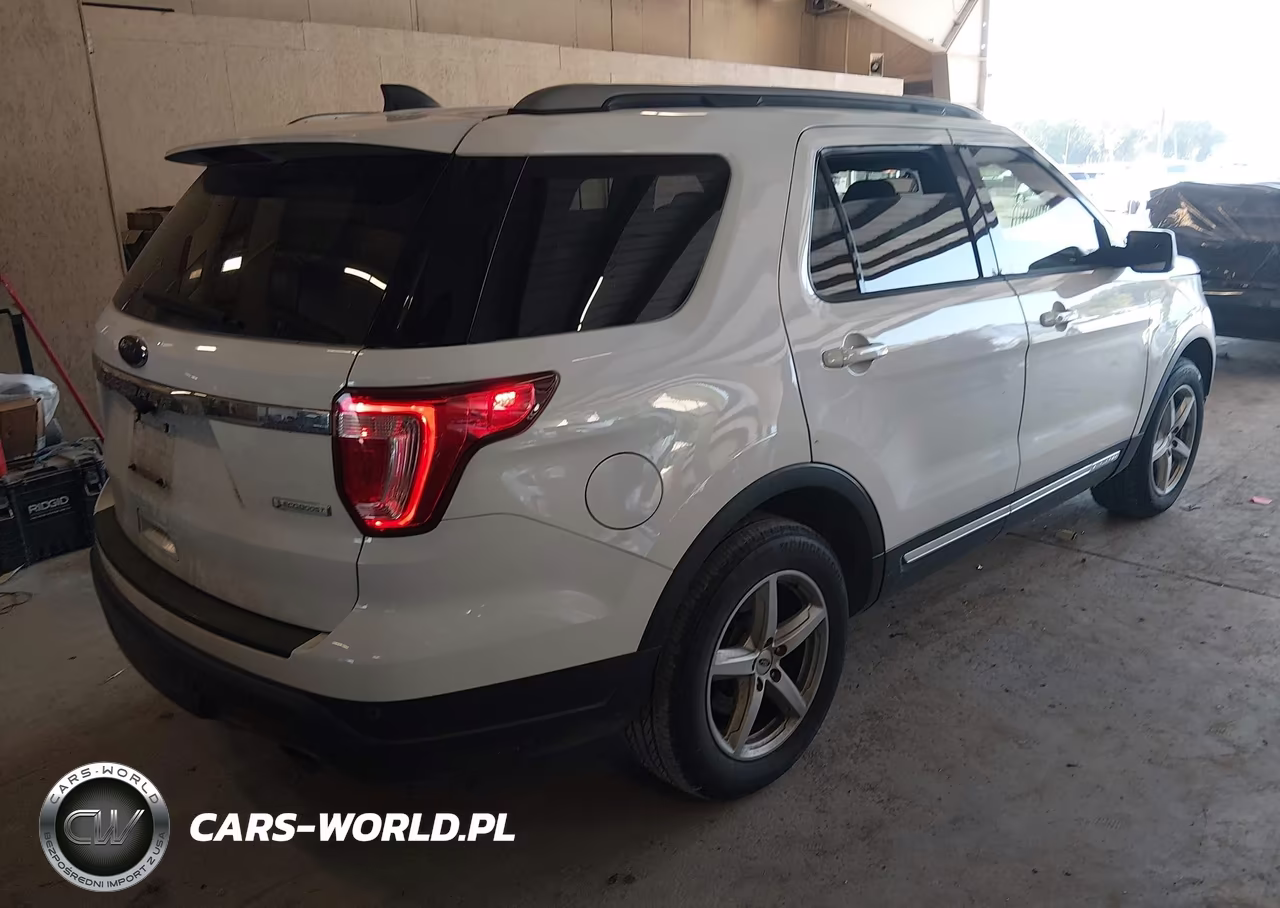 2018 Ford Explorer Xlt VIN:1FM5K7DH3JGA41834 - 4