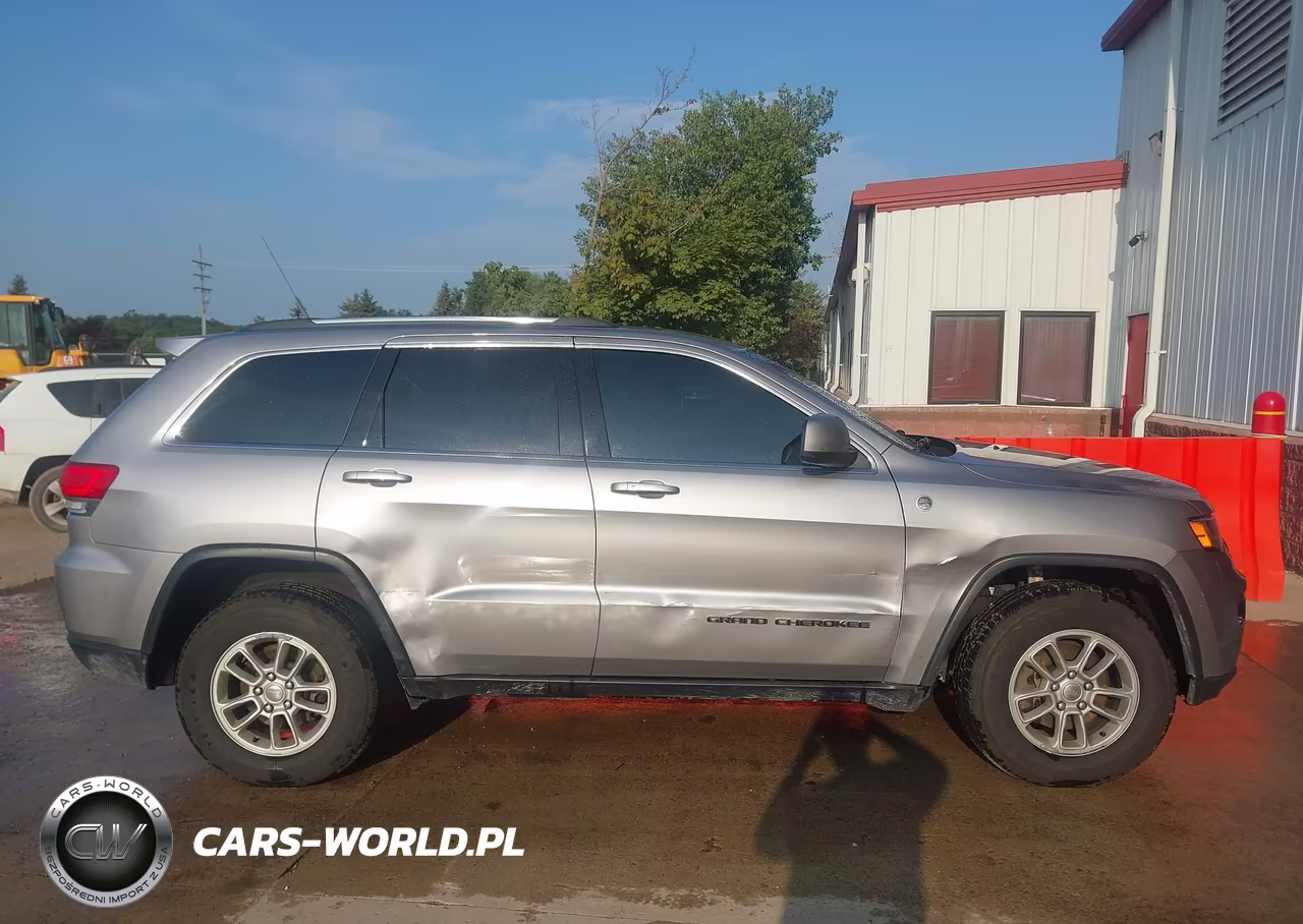 2019 Jeep Grand Cherokee Laredo VIN:1C4RJFAG9KC536983 - 17