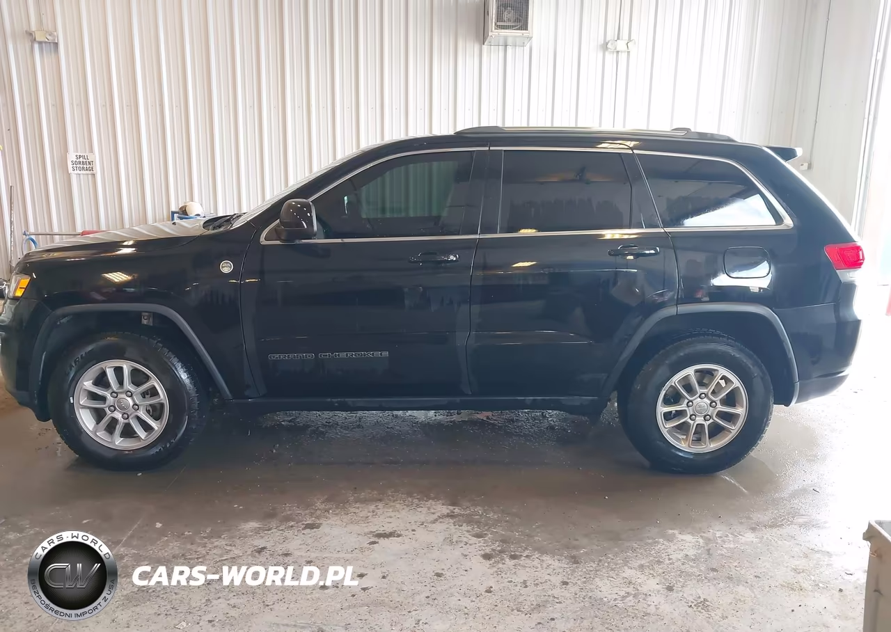 2019 Jeep Grand Cherokee Laredo E 4X4 VIN:1C4RJFAG0KC544597 - 17